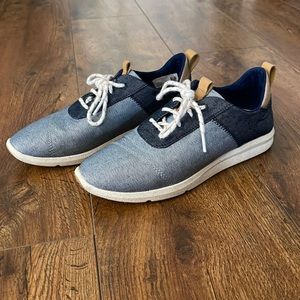 ✨TOMS Chambray and leather sneakers